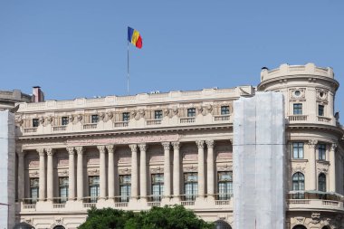 BUCHAREST, ROMANIA - 24 Haziran 2023: Ulusal Askeri Çember Sarayı. Mimar Dimitrie Maimarolu tarafından 1912 yılında Fransız neoklasik tarzında inşa edilmiştir..