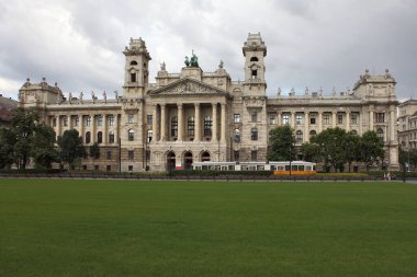 BUDAPEST, HUNGARY - 25 Haziran 2018: Etnografi Müzesi (eski Adalet Sarayı). Budapeşte, Macaristan.