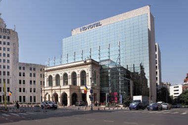 BUCHAREST, ROMANIA - 24 Haziran 2023: Bükreş şehir merkezindeki Novotel binası. Calea Victoriei 'de lüks bir otel..