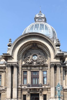 BÜKREŞ, ROMANIA - 23 Haziran 2023: Romanya 'nın başkenti Bükreş' teki MSK sarayı. 1900 yılında inşa edilmiş ve Ulusal Tasarruf Bankası C.E.C 'nin merkezidir..