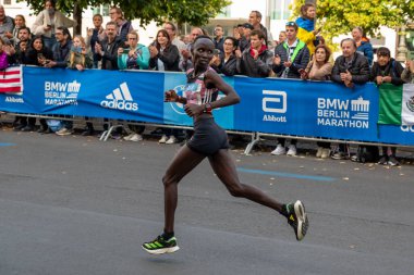 Berlin, Almanya - 25 Eylül 2022: Berlin, Almanya 'da yıllık maraton