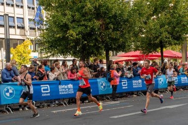 Berlin, Almanya - 25 Eylül 2022: Berlin, Almanya 'da yıllık maraton