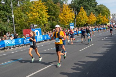 Berlin, Almanya - 25 Eylül 2022: Berlin, Almanya 'da yıllık maraton