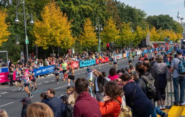 Berlin, Almanya - 25 Eylül 2022: Berlin, Almanya 'da yıllık maraton