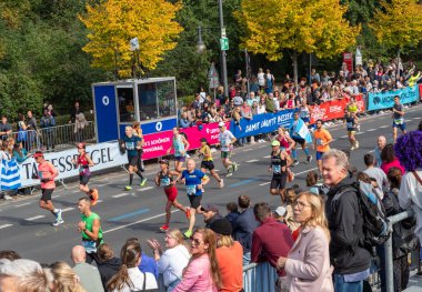 Berlin, Almanya - 25 Eylül 2022: Berlin, Almanya 'da yıllık maraton