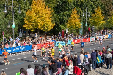Berlin, Almanya - 25 Eylül 2022: Berlin, Almanya 'da yıllık maraton