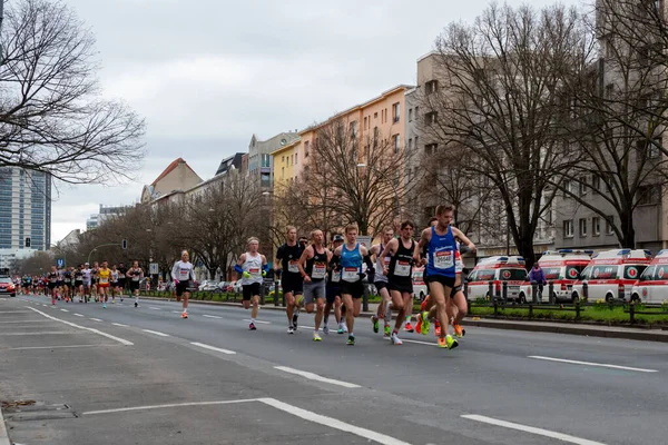 Berlin Tyskland April 2023 Halvmaraton Berlin Atleter Kører Otto Suhr - Stock-foto
