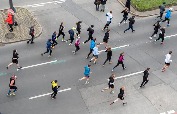 베를린 2023 베를린 에서의 마라톤 선수들은 베를린 부르크 알레에서 — 스톡 사진