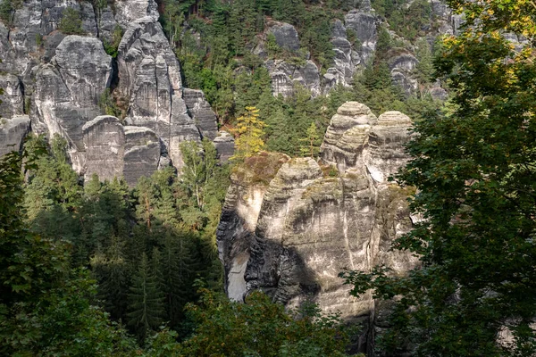 德国萨克森瑞士国家公园的岩石景观令人惊叹 — 图库照片
