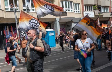 Berlin, Almanya - 22 Temmuz 2023 - Berlin 'de Christopher Street Day (CSD) olarak da bilinen Berlin Onur Günü.