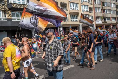 Berlin, Almanya - 22 Temmuz 2023 - Berlin 'de Christopher Street Day (CSD) olarak da bilinen Berlin Onur Günü.
