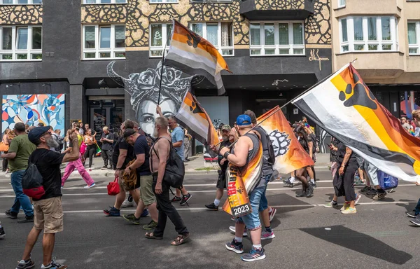 Berlin, Almanya - 22 Temmuz 2023 - Berlin 'de Christopher Street Day (CSD) olarak da bilinen Berlin Onur Günü.