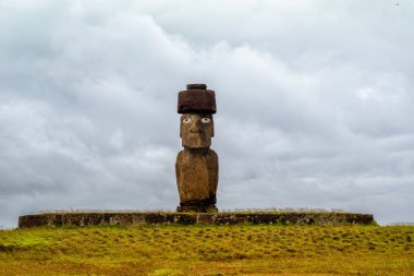 Şili Polinezyası 'ndaki Rapa Nui (Paskalya Adası) Tahai Tören Kompleksi