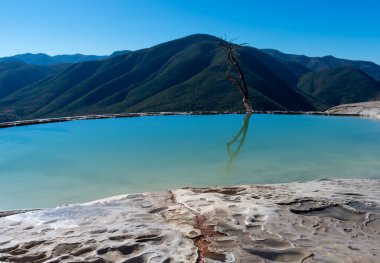 Hierve el Agua, Oaxaca, Meksika'nın orta vadilerde termal bahar