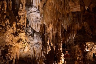 Luray Mağaraları, Virginia, ABD 'deki Stalactites ve Stalagmitler