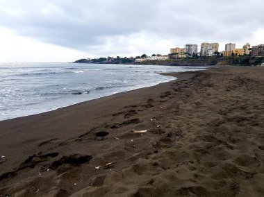 Deniz kıyısının güzel manzarası