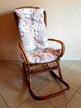 Hasır sepetli sandalye