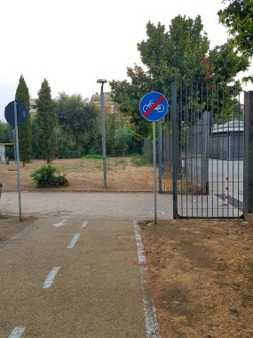 Hollanda 'da bir parkın giriş kapısı.