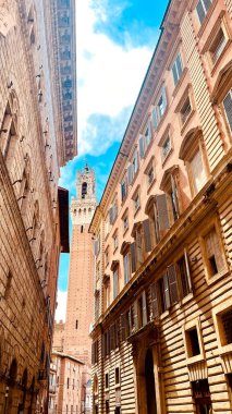 İtalya 'nın Siena kentindeki Torre del Mangia Kulesi