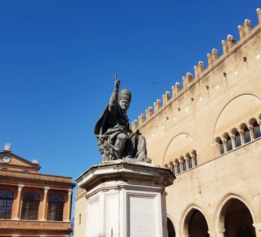 Rimini 'deki Papa V. Paul Anıtı