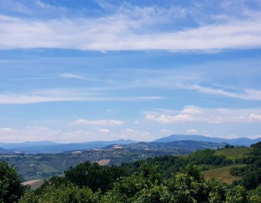 İtalya, Toskana 'da yaz manzarası. Tepelerin manzarası