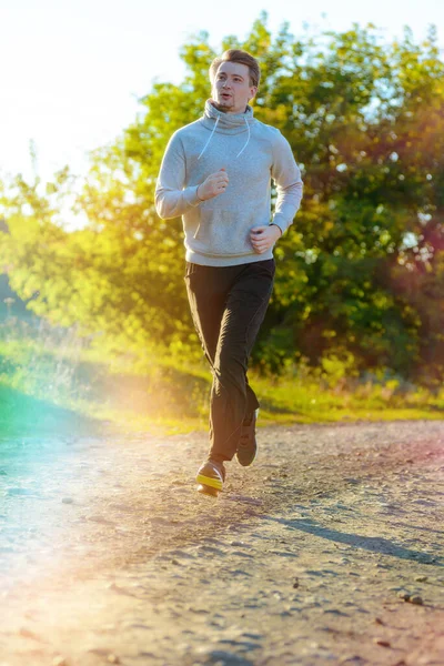 Laufender Mann Joggt Bei Schönem Sommertag Ländlicher Natur Sport Fitness — Stockfoto