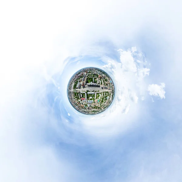 Luftaufnahme Der Stadt Mit Kreuzungen Und Straßen Häusern Gebäuden Parks — Stockfoto