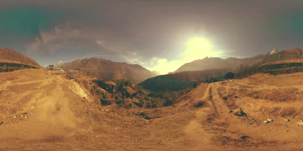 2017年12月1日 360架Vr飞机从加德满都飞往机场 野生喜马拉雅山高海拔自然和高山山谷 岩石斜坡上覆盖着树木 前往基地营地的旅行区 — 图库视频影像