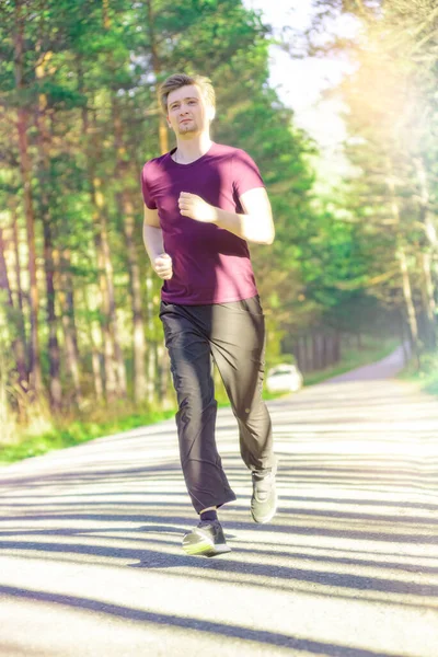 Running Man Joggen Het Stadspark Mooie Zomerdag Sport Fitness Model — Stockfoto