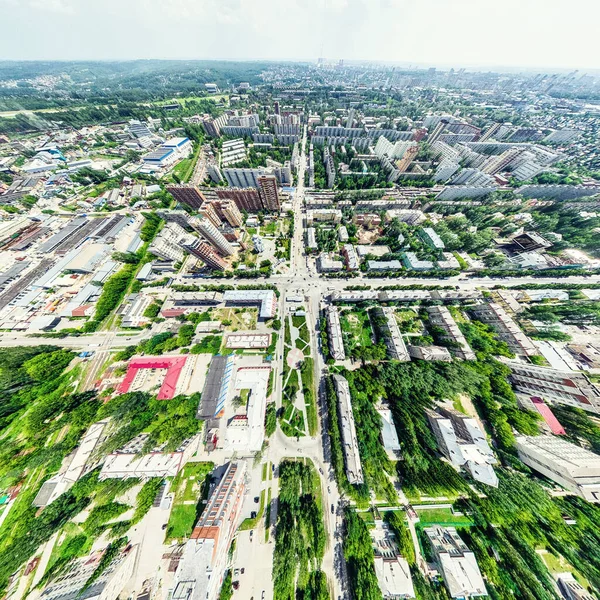Vista Aérea Cidade Com Encruzilhada Estradas Casas Edifícios Parques Estacionamentos — Fotografia de Stock