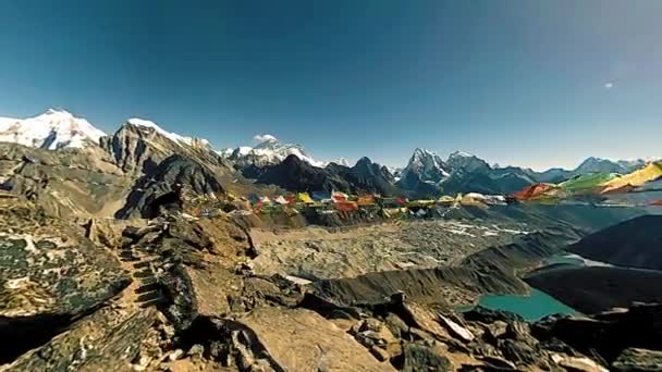 360 Gokyo Mountain Top 티베트의 히말라야는 고도의 자연과 계곡입니다 바위가 — 비디오