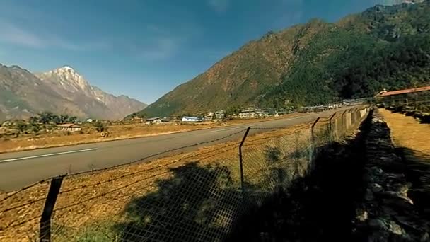 Lukla Nepal Diciembre 2017 Despegue Vuelo Aeronaves Katmandú Himalaya Salvaje — Vídeo de stock