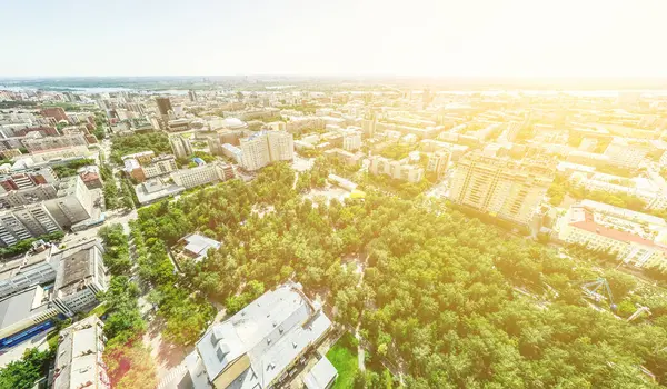 Luftaufnahme Der Stadt Mit Kreuzungen Und Straßen Häusern Gebäuden Parks — Stockfoto