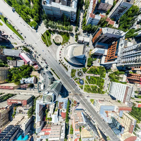 Luftaufnahme Der Stadt Mit Kreuzungen Straßen Häusern Gebäuden Parks Und Stockbild
