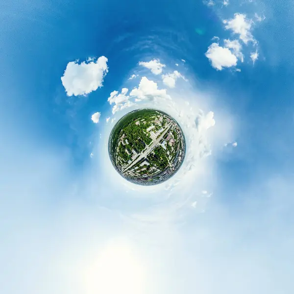 Luftaufnahme Der Stadt Mit Kreuzungen Und Straßen Häusern Gebäuden Parks lizenzfreie Stockbilder