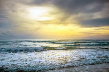 Güneşten sonra gökyüzünün renkleri