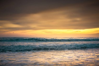 Güneşten sonra gökyüzünün renkleri