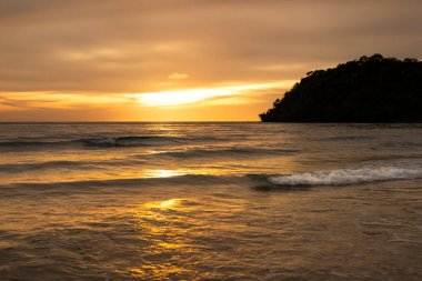 Güneşten sonra gökyüzünün renkleri