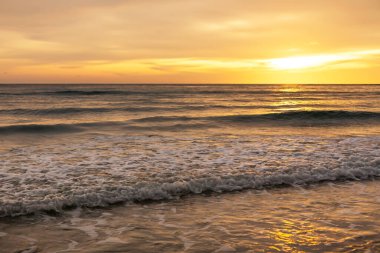 Güneşten sonra gökyüzünün renkleri