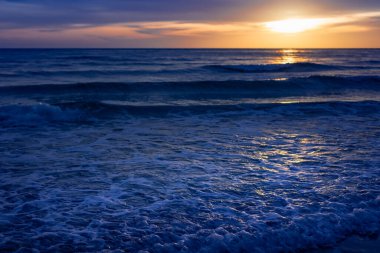 Güneşten sonra gökyüzünün renkleri