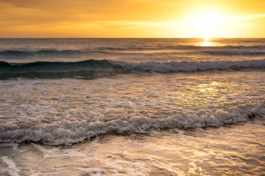 Güneşten sonra gökyüzünün renkleri