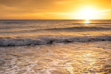 Güneşten sonra gökyüzünün renkleri