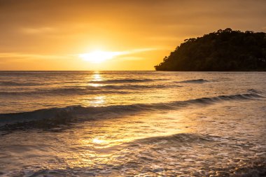 Güneşten sonra gökyüzünün renkleri