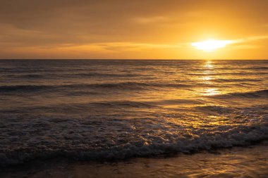 Güneşten sonra gökyüzünün renkleri