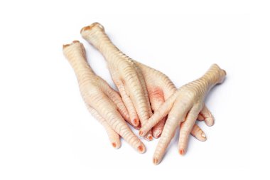 Avluda tavuk ayağı var, canlı canlı.