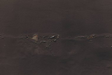 Standart olmayan ev duvarlarını boyamak için kullanılan boya duvar boyasının soyulmasına neden olur..