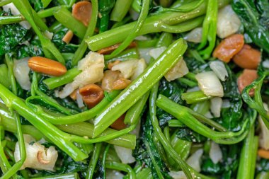 İstiridye soslu kızarmış sabah zaferi.