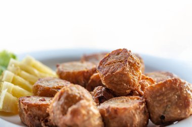 Kızarmış Yengeç köftesi (Hoi Jo)