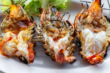 Tuzlu dev nehir karidesi.