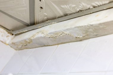 Memleket kirişlerinin çatlak sütunları